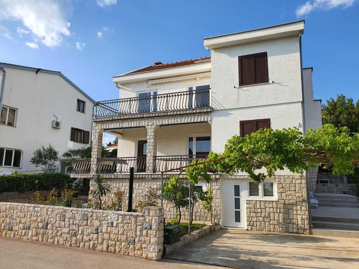 Vila Beleca Krk - Apartments Rest & Sea Krk Town Exterior photo